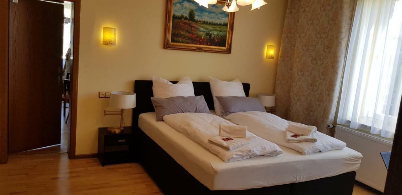 Hotel-Villa Lalee Дрезден Экстерьер фото