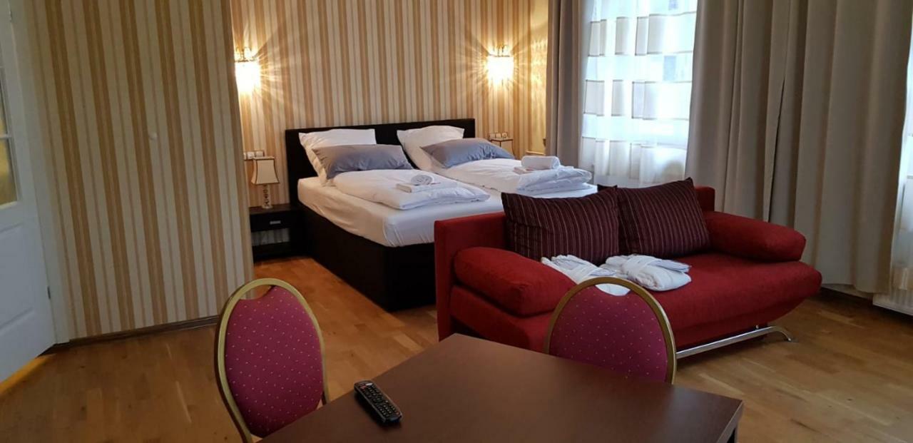 Hotel-Villa Lalee Дрезден Экстерьер фото
